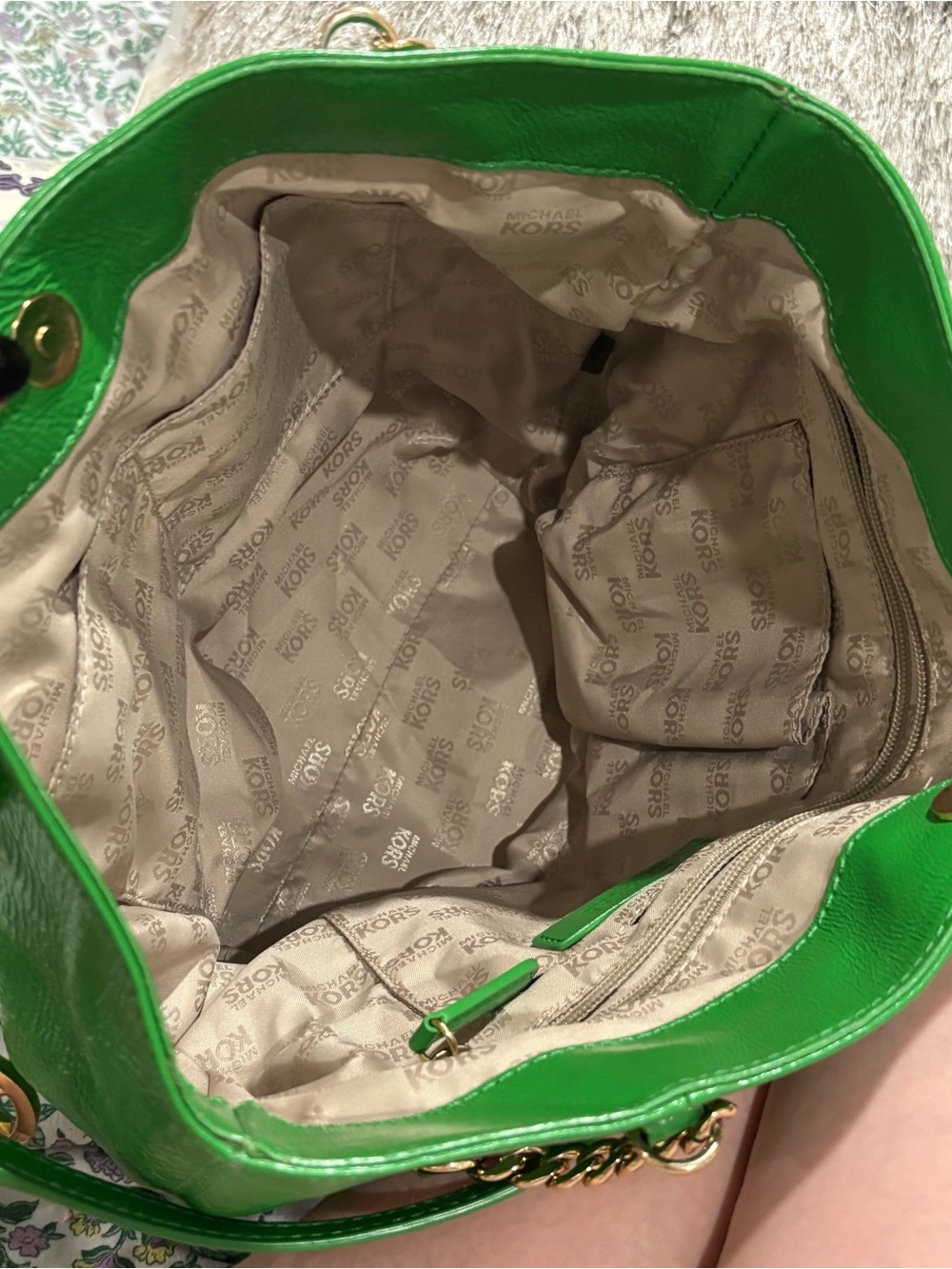 Michael Kors Emerald Green Patent Leather Tote with Gold MK Charm - Picture 15 of 16